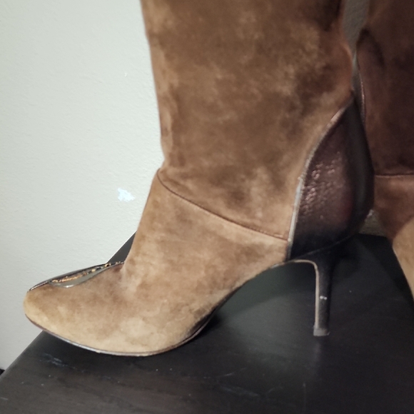 Elegant Brown Knee-High Boots - Picture 14 of 17